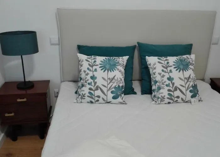 아파트 Casinhas Da *